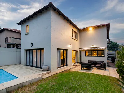 3 Bedroom House For Sale in Bedfordview - 480p.webp