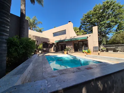 4 Bedroom House For Sale in Bedfordview - H4XA.webp