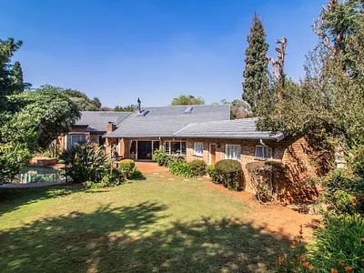 3 Bedroom House For Sale in Bedfordview - IGVU.webp