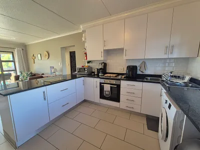 2 Bedroom Apartment For Sale in Edenvale - img