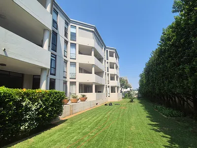 2 Bedroom Apartment For Sale in Bedfordview - 5v2c.webp