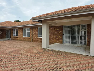 4 Bedroom Townhouse To Rent in Boksburg - img