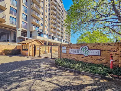 3 Bedroom Apartment For Sale in Pretoria - img