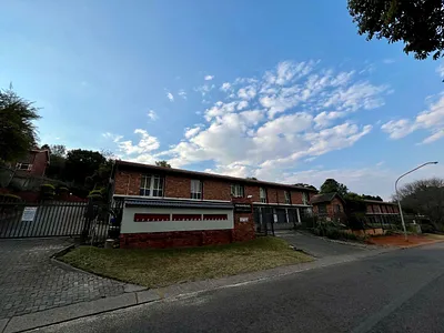 3 Bedroom Townhouse For Sale in Pretoria - 5gHh.webp