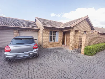 2 Bedroom Townhouse For Sale in Pretoria - QAgu.webp