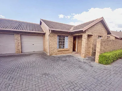 2 Bedroom Townhouse For Sale in Pretoria - img