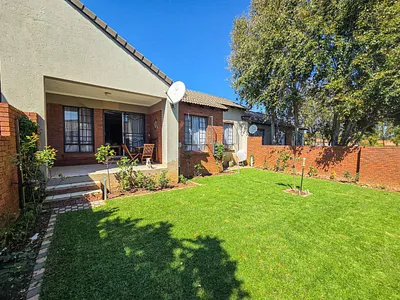 2 Bedroom Townhouse To Rent in Pretoria - NB9u.webp