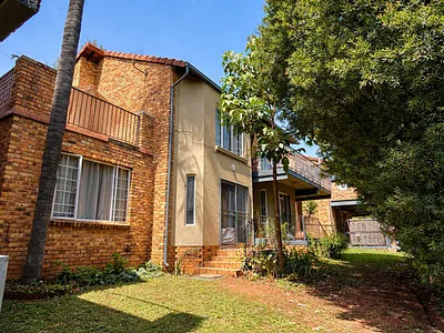 3 Bedroom Townhouse For Sale in Pretoria - zoTd.webp