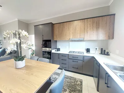 3 Bedroom Townhouse For Sale in Pretoria - 7Of3.webp