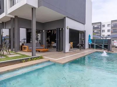 3 Bedroom Townhouse For Sale in Midrand - FLBj.webp