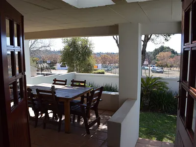 2 Bedroom House To Rent in Pretoria - H910.webp