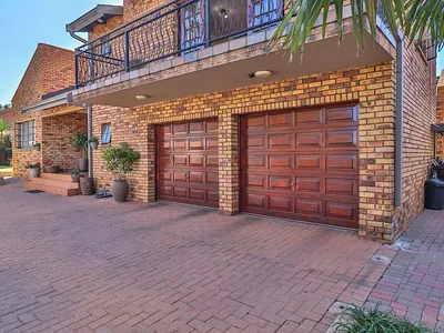 4 Bedroom House For Sale in Brakpan - 2qWK.webp