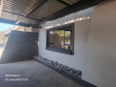 2 Bedroom Townhouse To Rent in Pretoria - 3sGF.webp