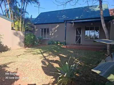 2 Bedroom Townhouse To Rent in Pretoria - l07z.webp