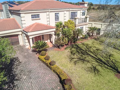 4 Bedroom House For Sale in Centurion - qgjL.webp