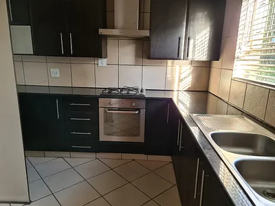 3 Bedroom Apartment To Rent in Sandton - img