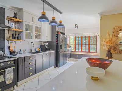 6 Bedroom House To Rent in Centurion - oM4A.webp