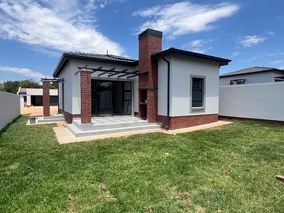 2 Bedroom Townhouse To Rent in Pretoria - img