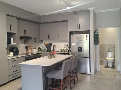 2 Bedroom Apartment To Rent in Pretoria - QVbH.webp