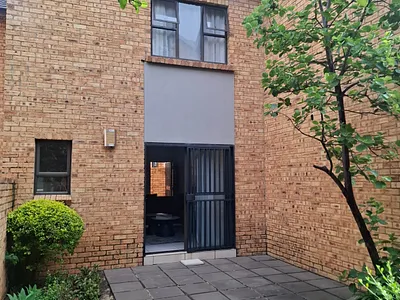 2 Bedroom Apartment For Sale in Centurion - img