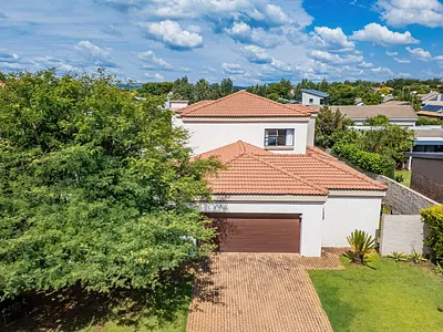 4 Bedroom House For Sale in Pretoria - P8t6.webp