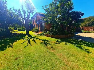 5 Bedroom House To Rent in Roodepoort - img