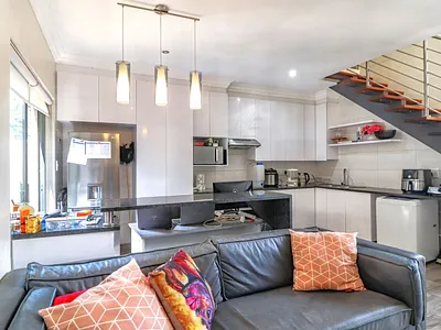 2 Bedroom Townhouse For Sale in Pretoria - Je11.webp