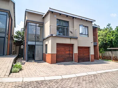 2 Bedroom Townhouse For Sale in Pretoria - img