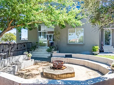 5 Bedroom House To Rent in Pretoria - vhI0.webp