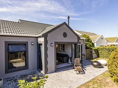 3 Bedroom House For Sale in Cape Town - XB7e.webp