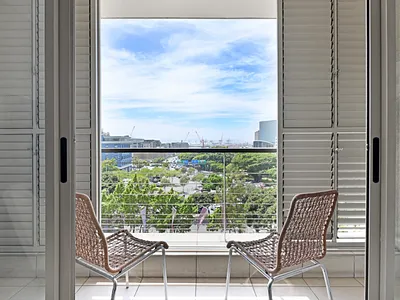 0.5 Bedroom Apartment For Sale in Cape Town - LWgT.webp