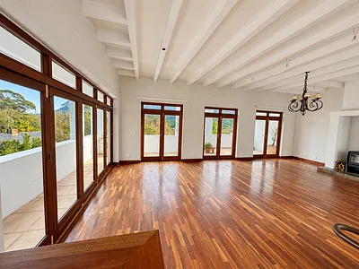 5 Bedroom House For Sale in Hout Bay - img