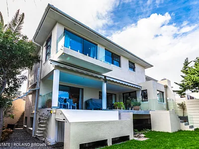 3 Bedroom House For Sale in Cape Town - aS1c.webp
