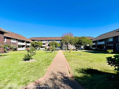 3 Bedroom Apartment For Sale in Cape Town - s9Vs.webp