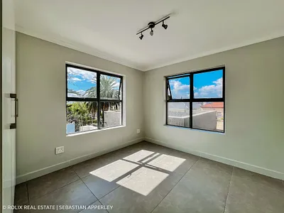 2 Bedroom Apartment For Sale in Cape Town - dCwF.webp