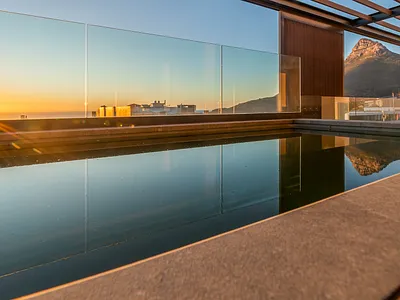 4 Bedroom House For Sale in Cape Town - LOqH.webp