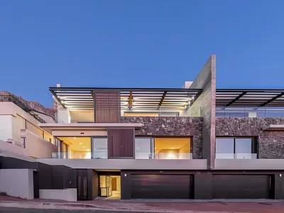 4 Bedroom House For Sale in Cape Town - n0Ww.webp