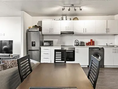 2 Bedroom Apartment For Sale in Cape Town - img