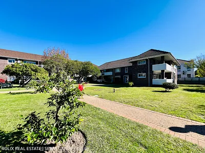 3 Bedroom Apartment To Rent in Cape Town - 5WGe.webp