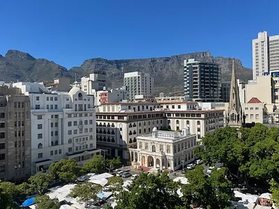 2 Bedroom Apartment For Sale in Cape Town - 8bSu.webp