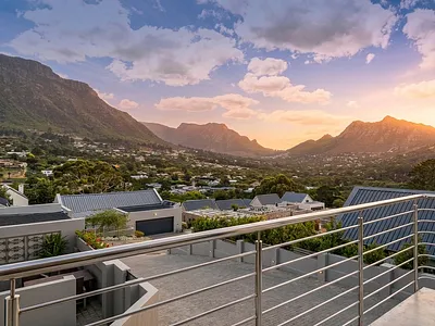 3 Bedroom House For Sale in Hout Bay - dkE1.webp