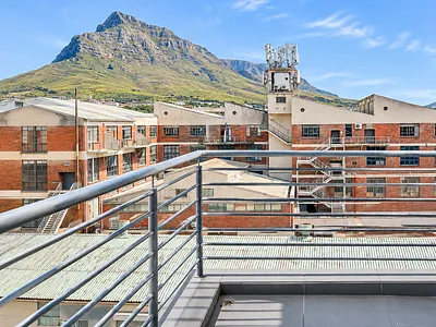 2 Bedroom Apartment For Sale in Cape Town - yHe8.webp