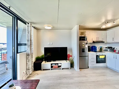 2 Bedroom Apartment For Sale in Cape Town - img