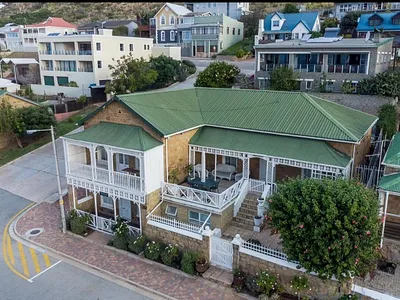 3 Bedroom House To Rent in Mossel Bay - HhJY.webp