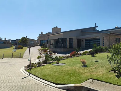 3 Bedroom House For Sale in Mossel Bay - XfJN.webp