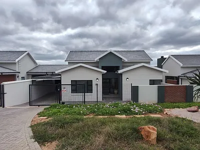 3 Bedroom Townhouse For Sale in Hartenbos - Vor9.webp