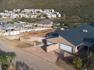 3 Bedroom Townhouse For Sale in Mossel Bay - img