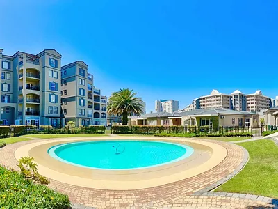 3 Bedroom Townhouse For Sale in Mossel Bay - 4bUe.webp