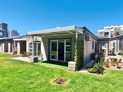 3 Bedroom Townhouse For Sale in Mossel Bay - 5Sk5.webp