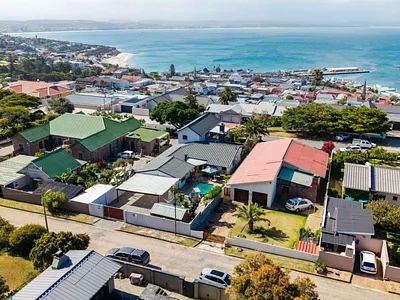 4 Bedroom House For Sale in Mossel Bay - img